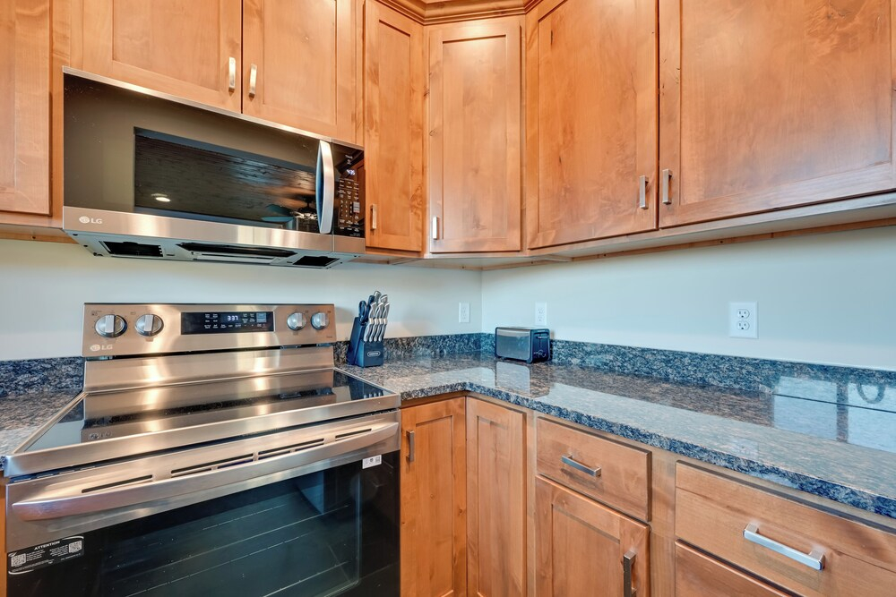 Riverside Serenity! Falls of Rough Home w/ Views