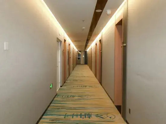 Bai Yue Hotel（Zhoucun District Government Store）