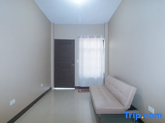 RedDoorz at Aurea Apartelle