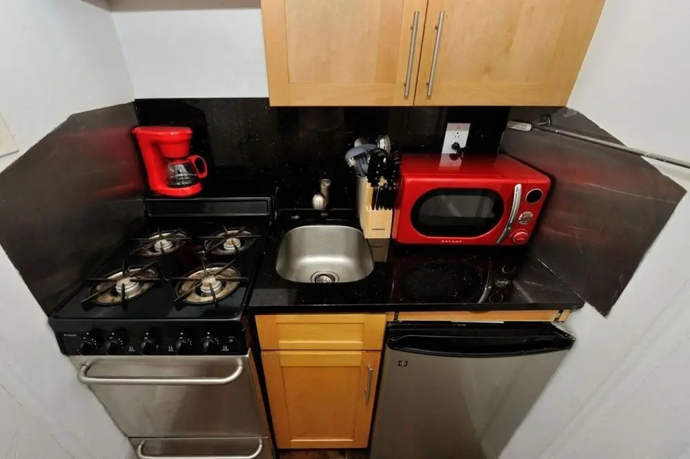 Fully Furnished Cozy 1 BR Monthly Apartment