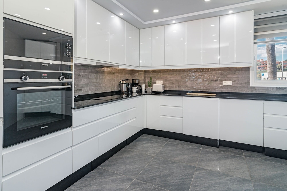 Bb.b5 - Spacious Apartment With Amazing View