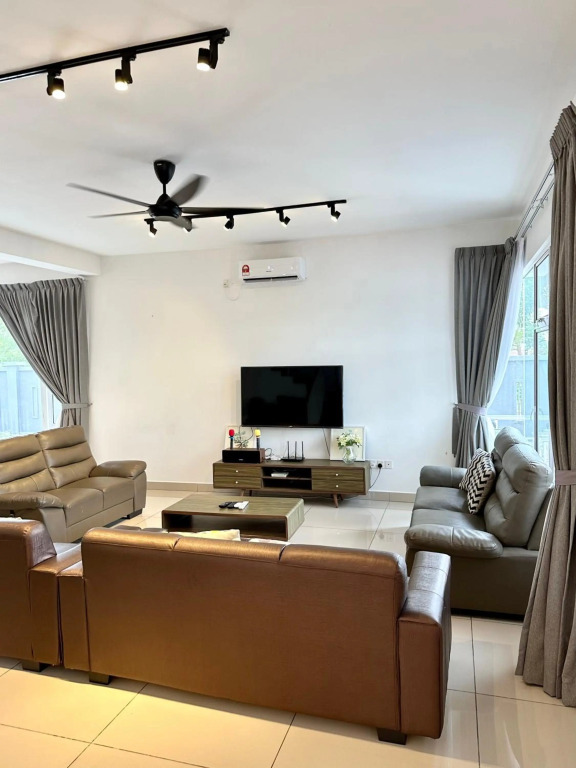 Homey Desaru Villa 22pax Max- BBQ & Netflix - Near WaterPark