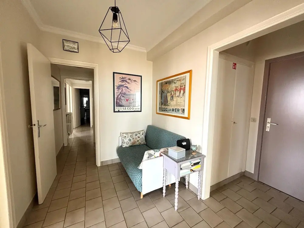 Seaview Stay w/ Parking