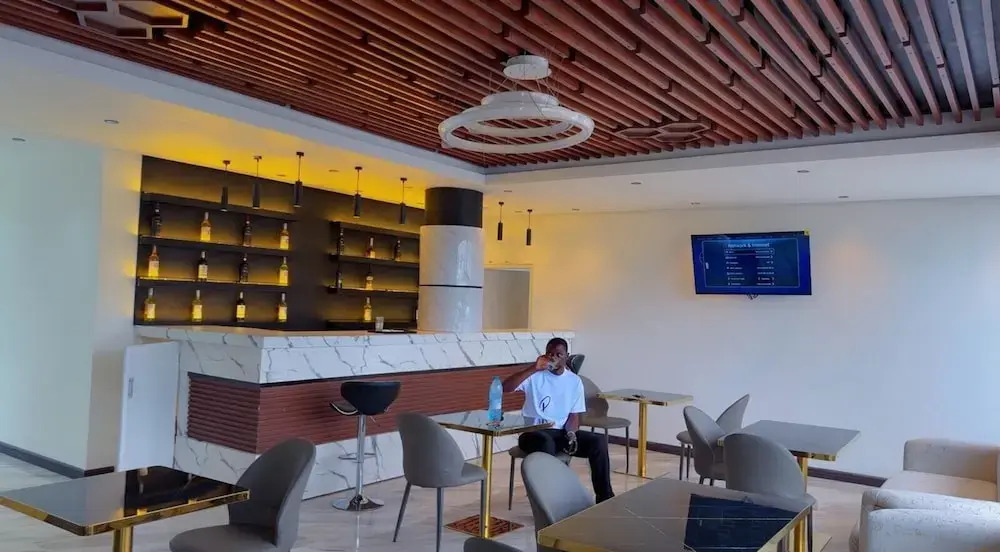 Debolonia Palace Hotel