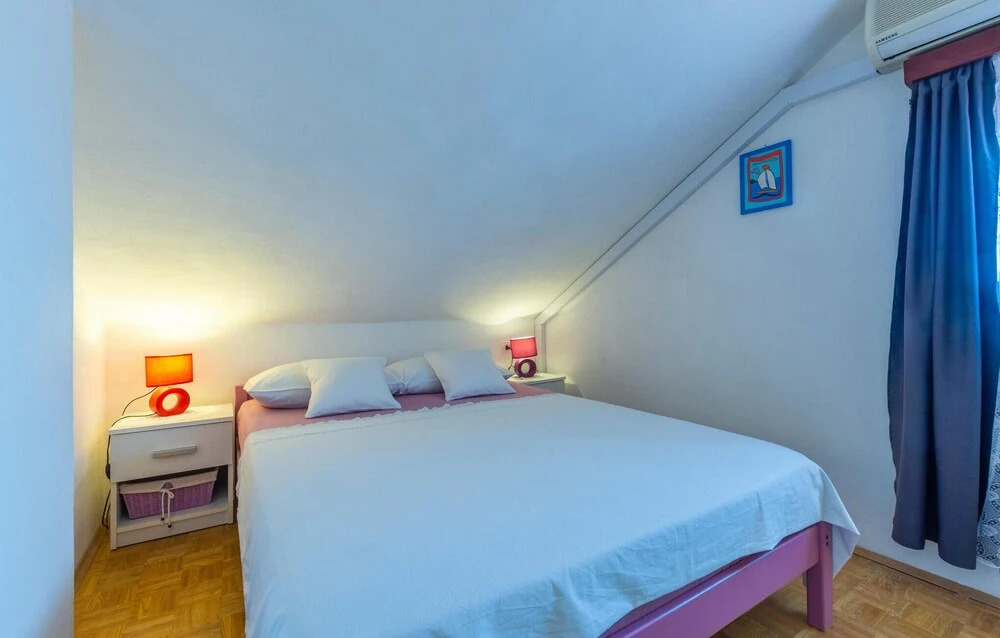 Amazing Home in Splitska With 3 Bedrooms, Wifi and Outdoor Swimming Pool