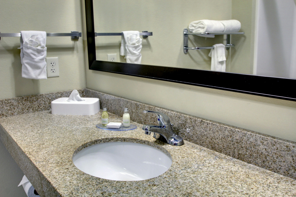 Cobblestone Hotel - Wayne