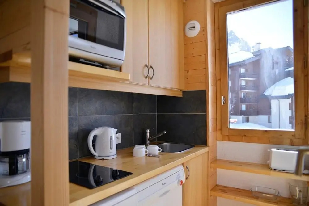 Belle Plagne Studio for 4 People of 28 Mâ², Located in the Resort Center Be541