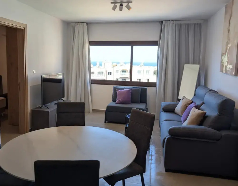 Spacious Two Bedroom Suites in Old Town