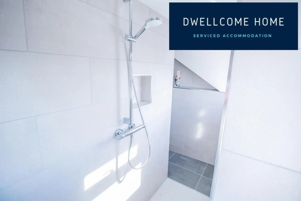 Find "DWELLCOME HOME Ltd" site for 10oo10 assurance from our guests FIVE DOUBLE Bedroom Townhouse 6 beds with STUNNING Bathroom, ensuite, fully equipped kitchen dining room, 100Mbps broadband, free parking Miles better than a hotel