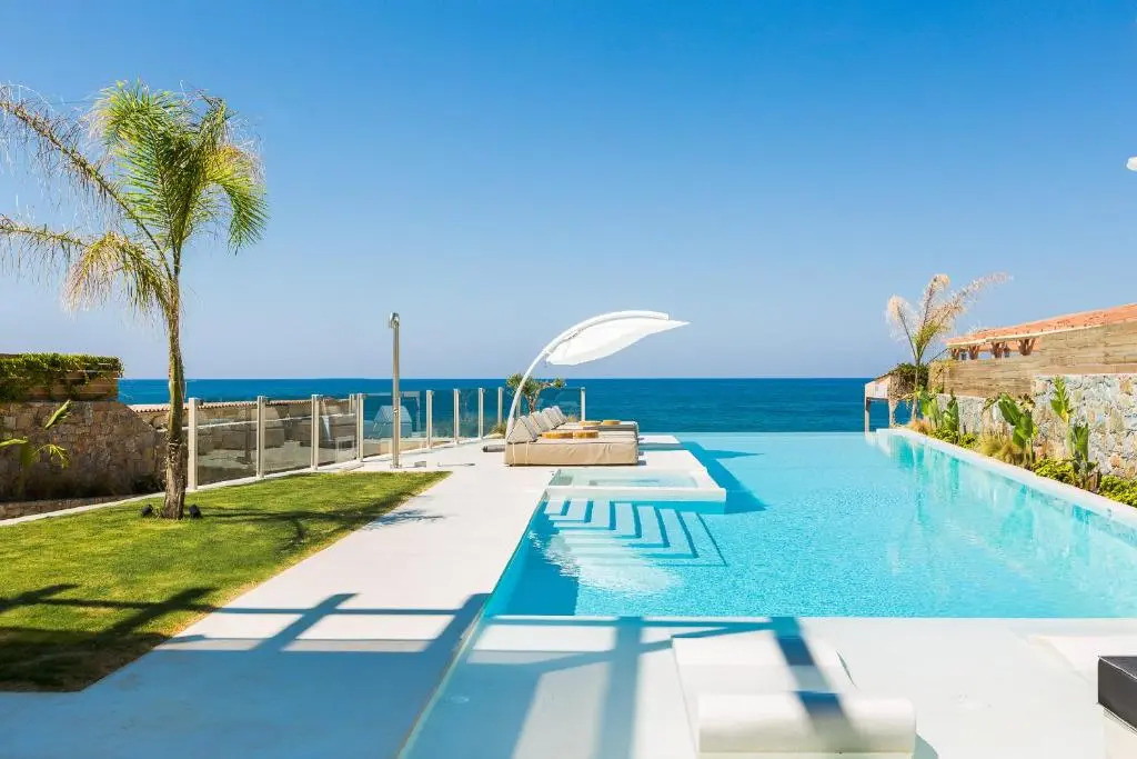 La Casa di Mare, Luxury Beach Front Villa with Private Pool, Whirlpools & Sauna, By ThinkVilla