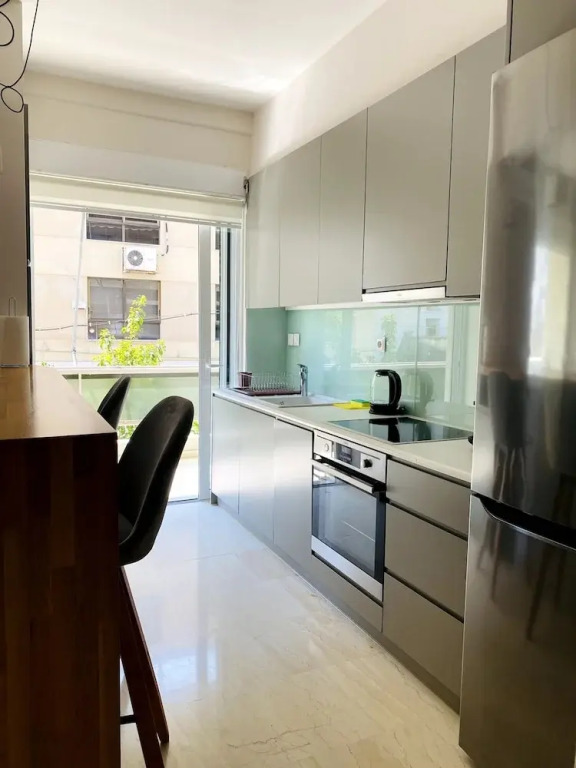 Karyatis - Apartment on the Road of History