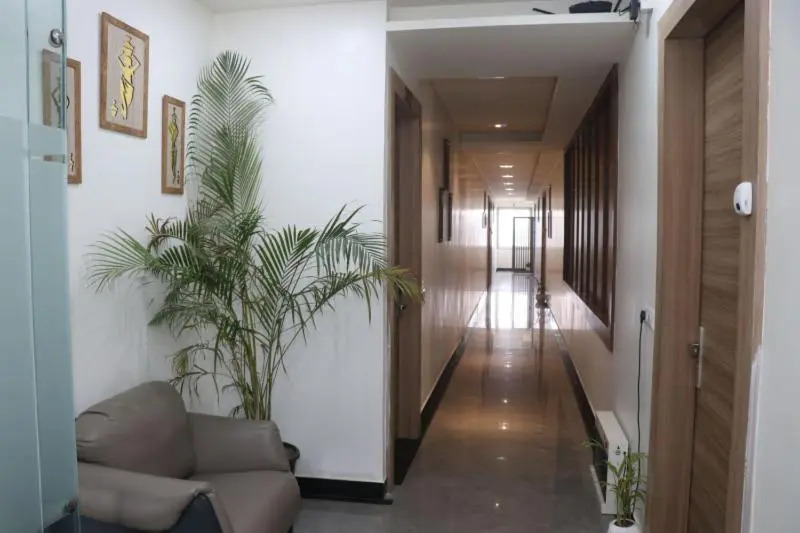 hotel the royal jewel