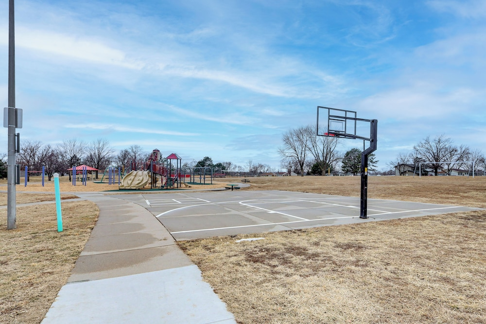 Bring the Family! Suburban Home w/ Yard in Omaha