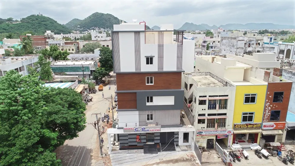Hotel Sri Ram Grand