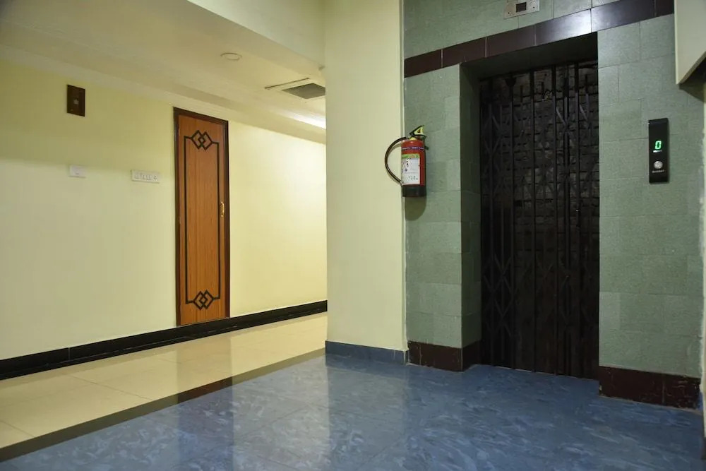 Hotel Rajhans International