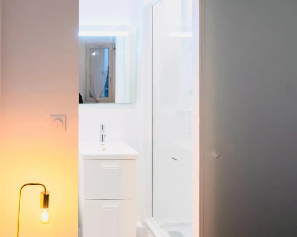 Bella Luna III - Elégant appartement centre ville - Parking gratuit - Wifi ultra rapide-Appareil Massage-Netflix-Jeu société