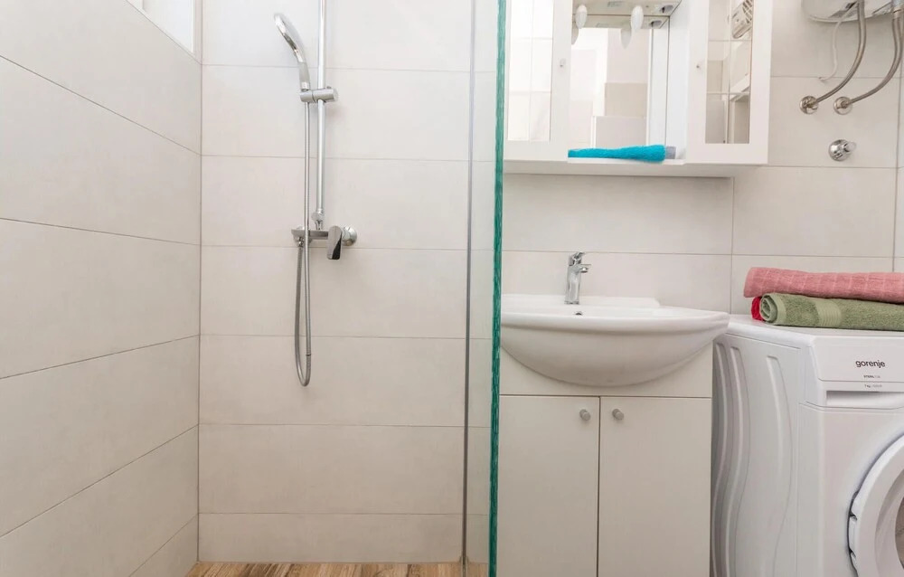Awesome Apartment in Turanj With Wifi and 2 Bedrooms