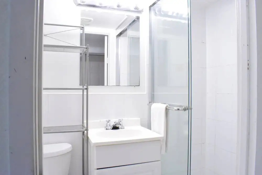 Central Basement Unit in Little Italy Close To Subway