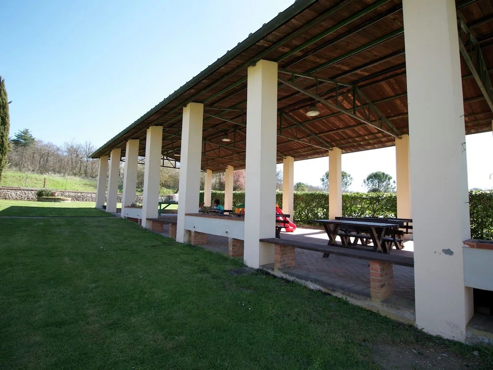 Aesthetic Farmhouse in Bucine with Barbecue