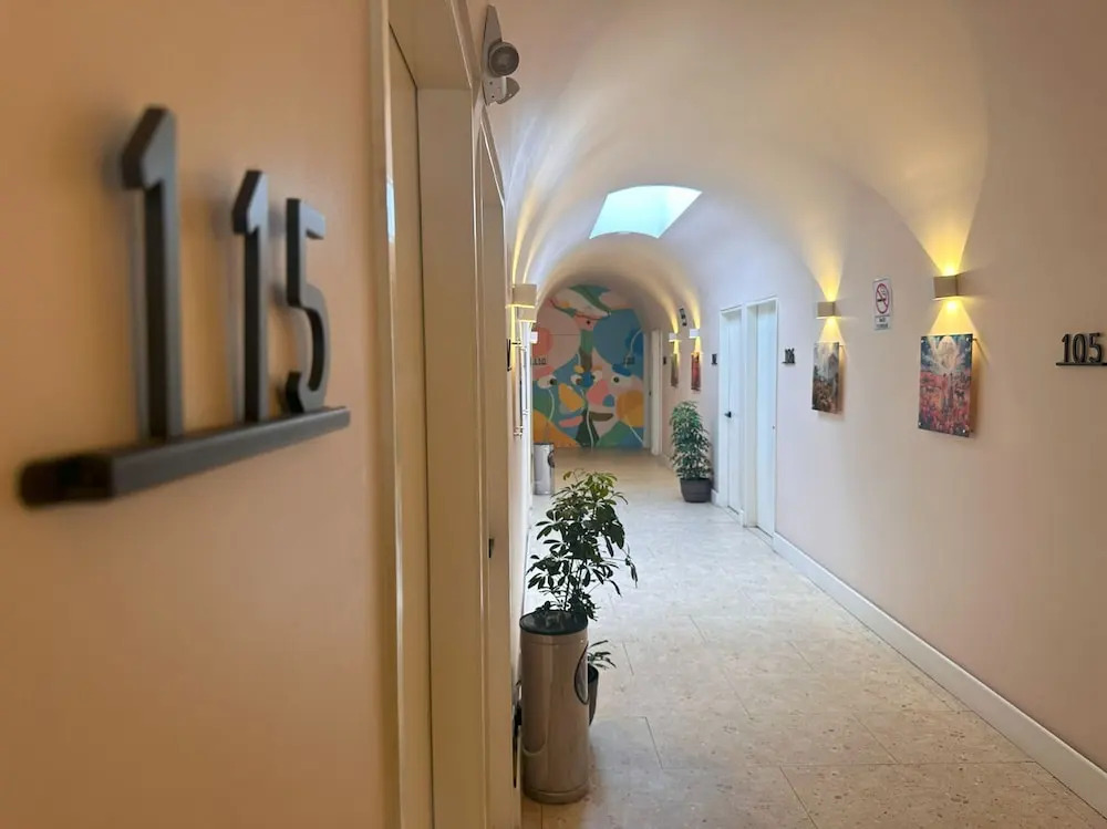 INTJ Hotel