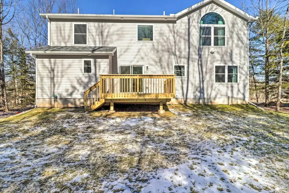 3 Mi to Kalahari: Pocono Summit Home w/ Pool Table