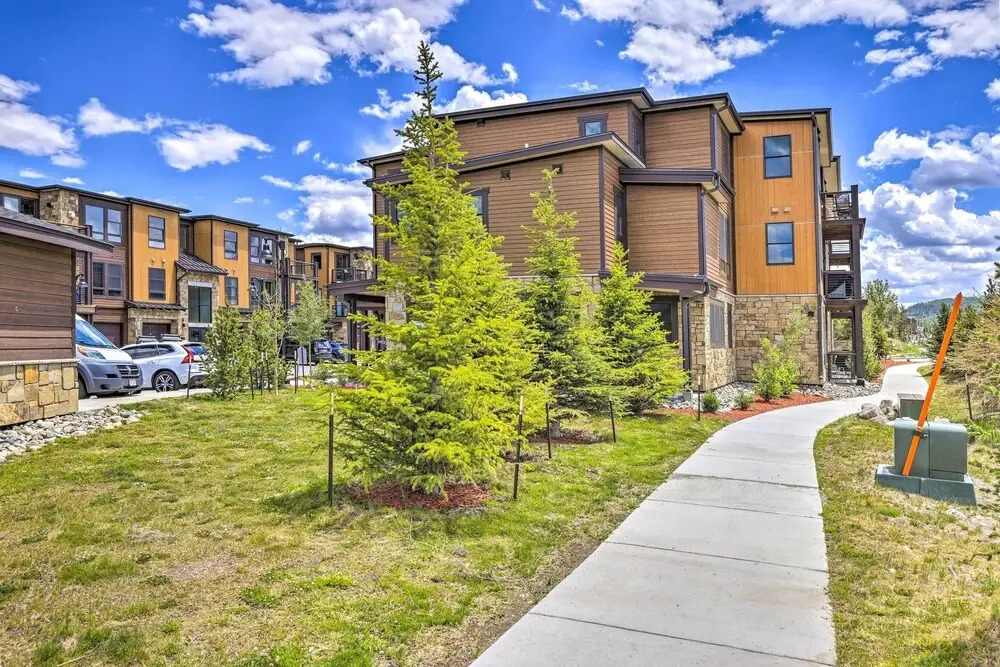 3 Mi to Dillon Reservoir: Condo w/ Balcony!