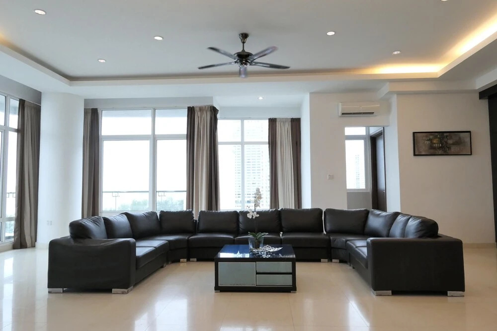 Gurney Seafront Supercondo 4B Penthouse