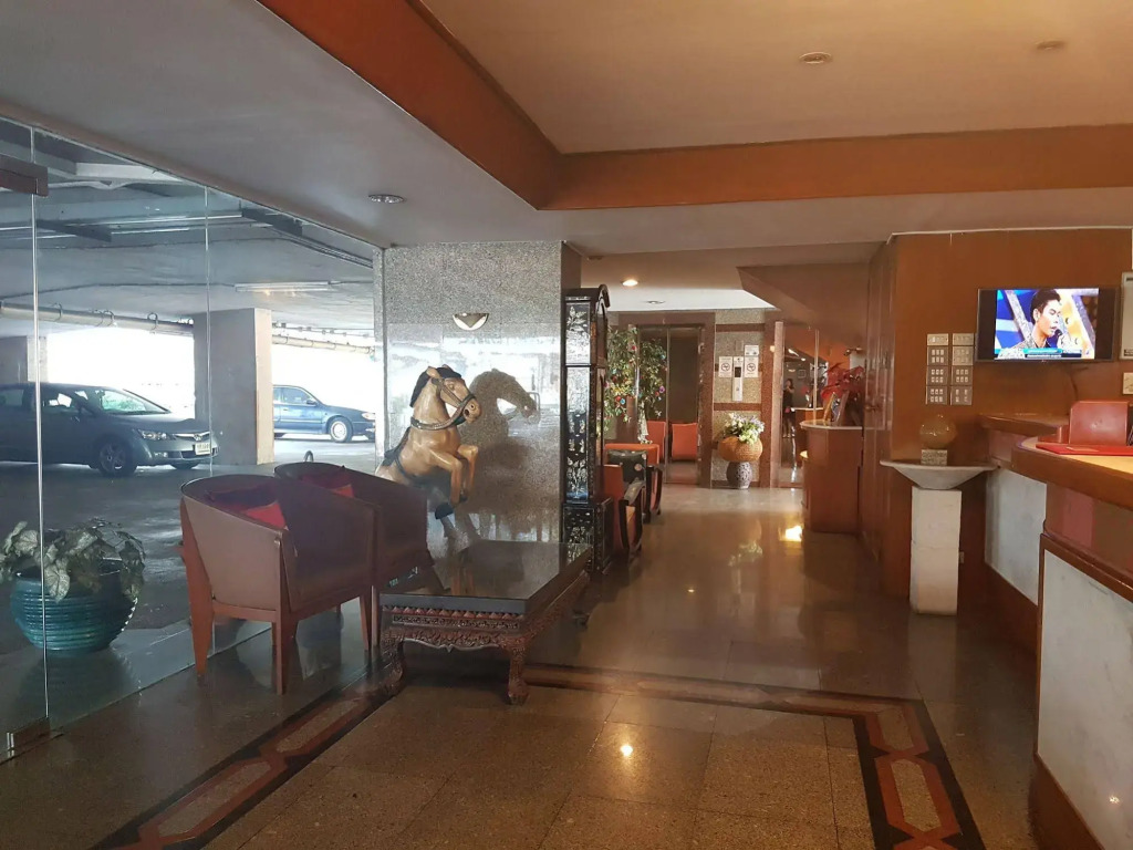 Interchange Tower Serviced Apartment - SHA Extra Plus