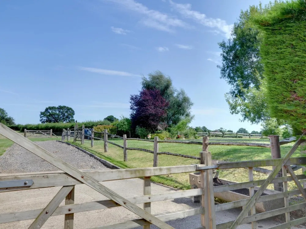Exquisite Holiday Home in Frittenden Kent With Parking
