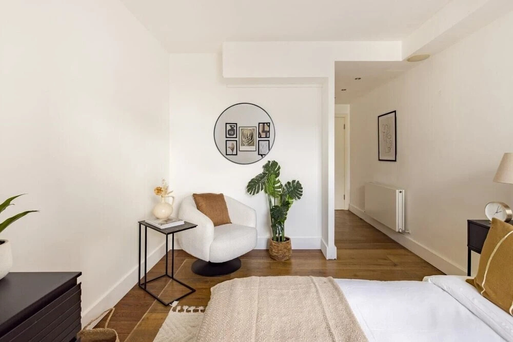 The River Thames View - Stunning 2bdr Flat With Study Room + Balcony