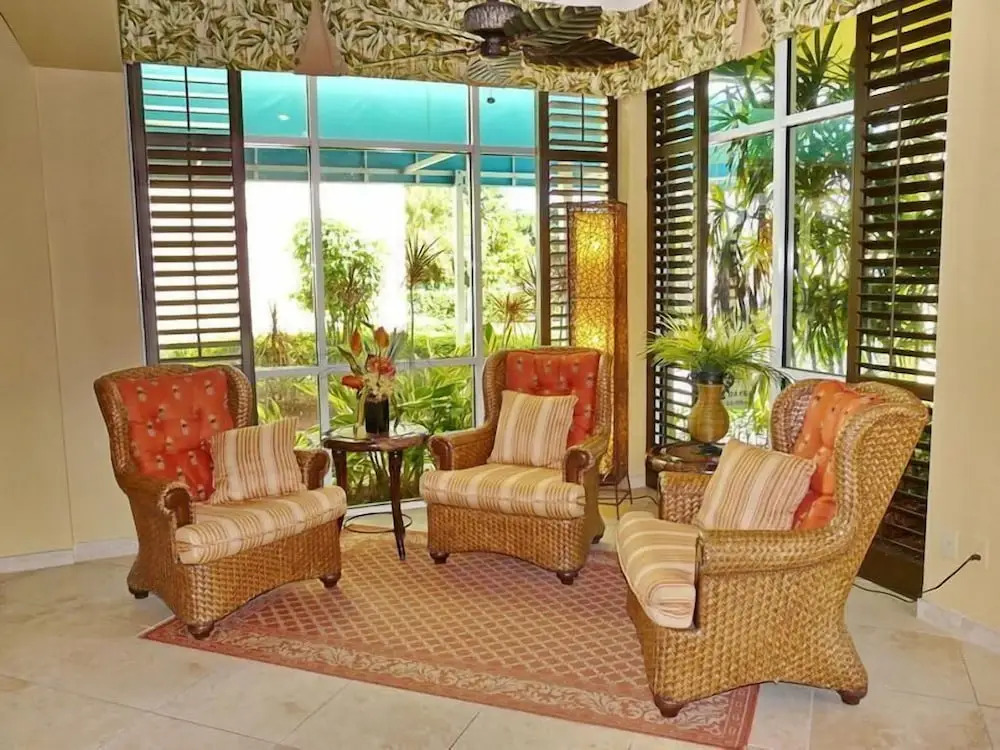 Unique Beachfront Condo With Panoramic Beach View