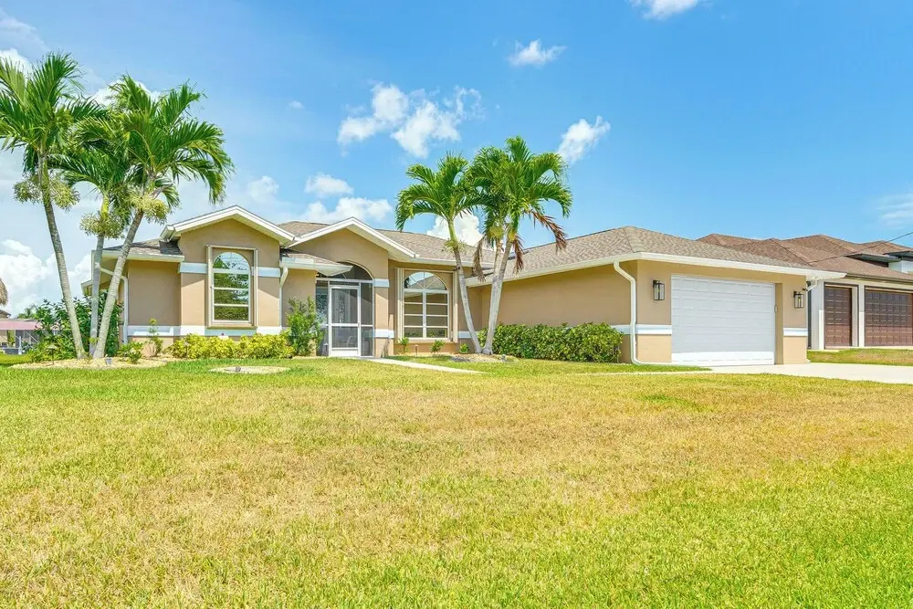 Heated Saltwater Pool & Dock: Port Charlotte Home