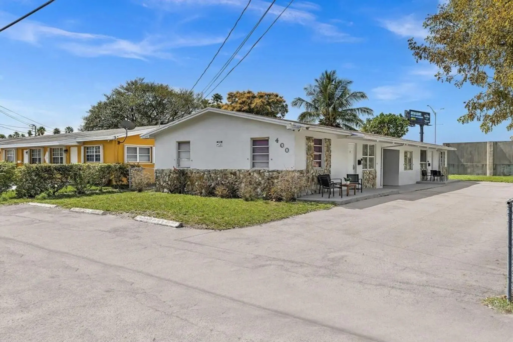 NEW Boutique One Bedroom Close to Aventura Mall & Beach