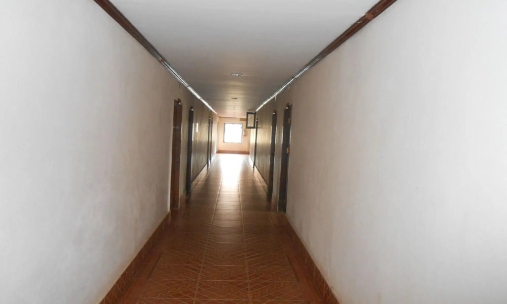 Vanhmaly Hotel