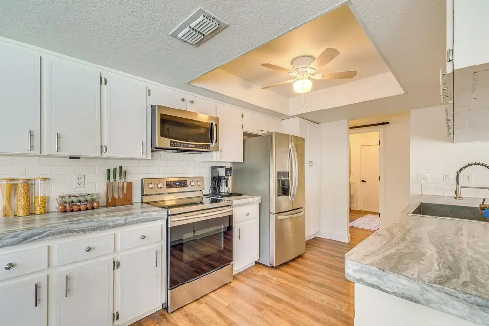Private Pool & Lanai: Spring Hill Oasis
