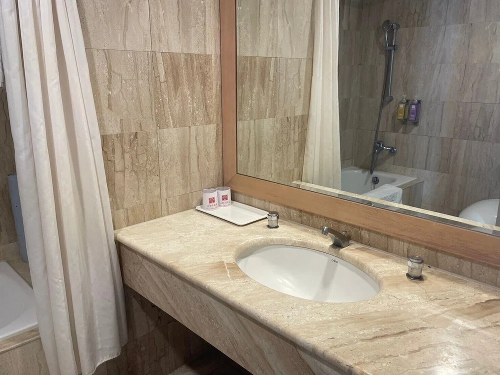 Chuto Plaza Hotel
