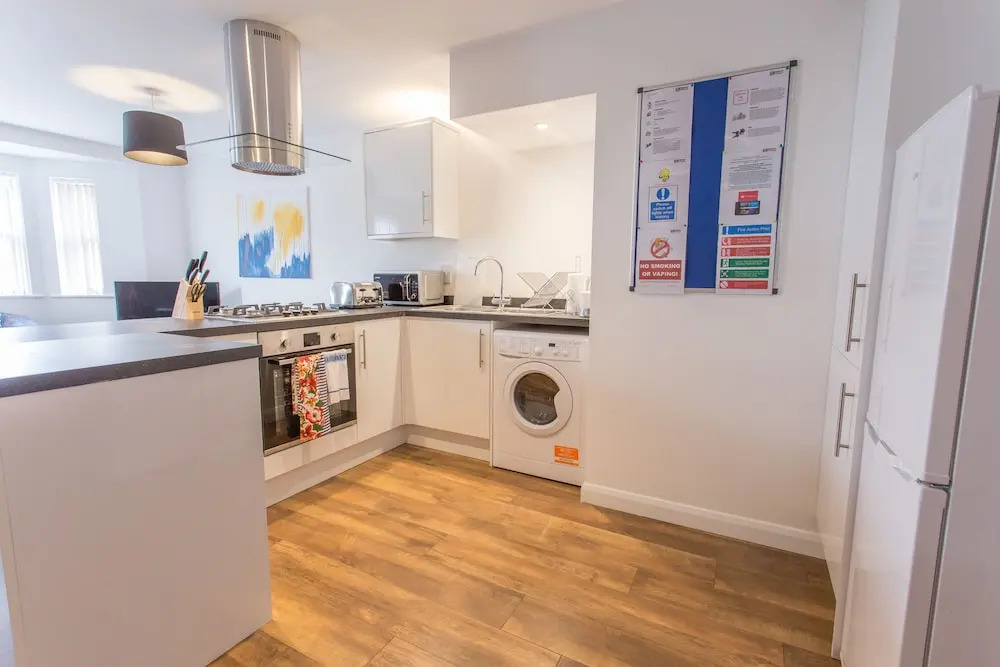 Modern Bright 1-2 Bed Apartments Oxford, with Free Parking ,OX4 Near BMW Science Park & Hospitals