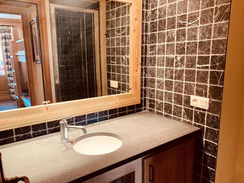 Appartement Val-d'Isère, 4 pièces, 8 personnes - FR-1-411-1