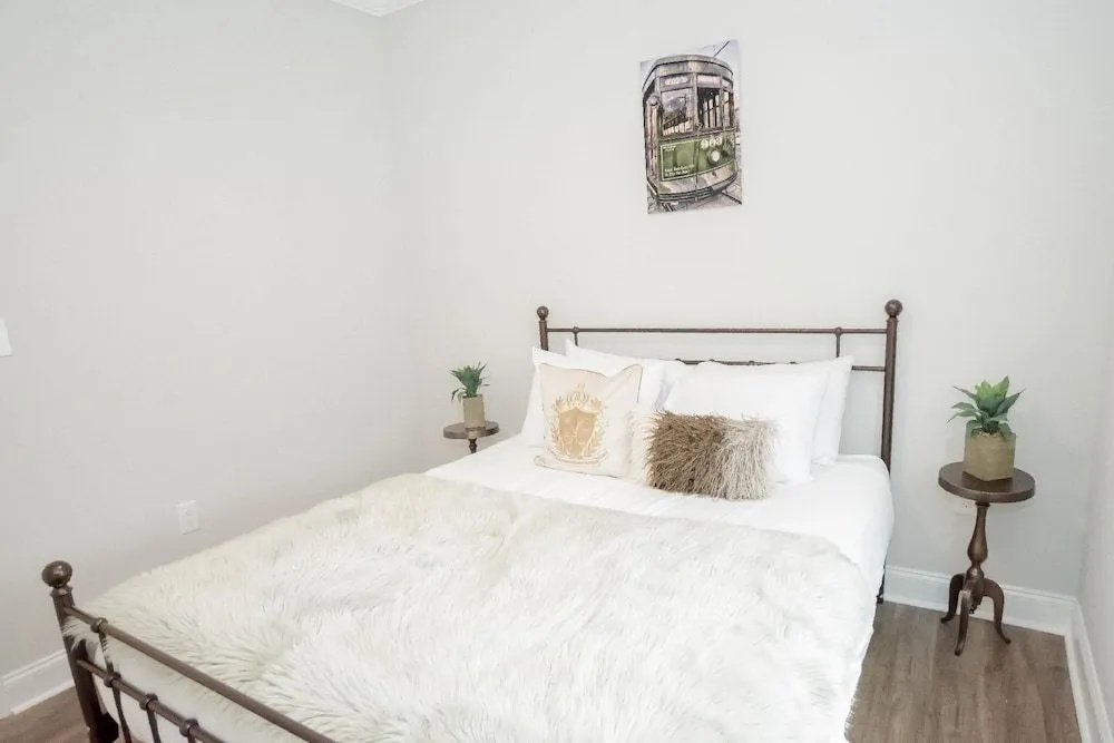 Gorgeous Home Near Streetcar & French Quarter!
