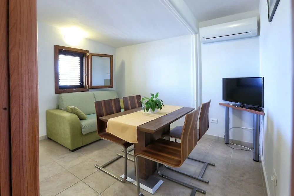 Amadria Park Deluxe Mobile Home