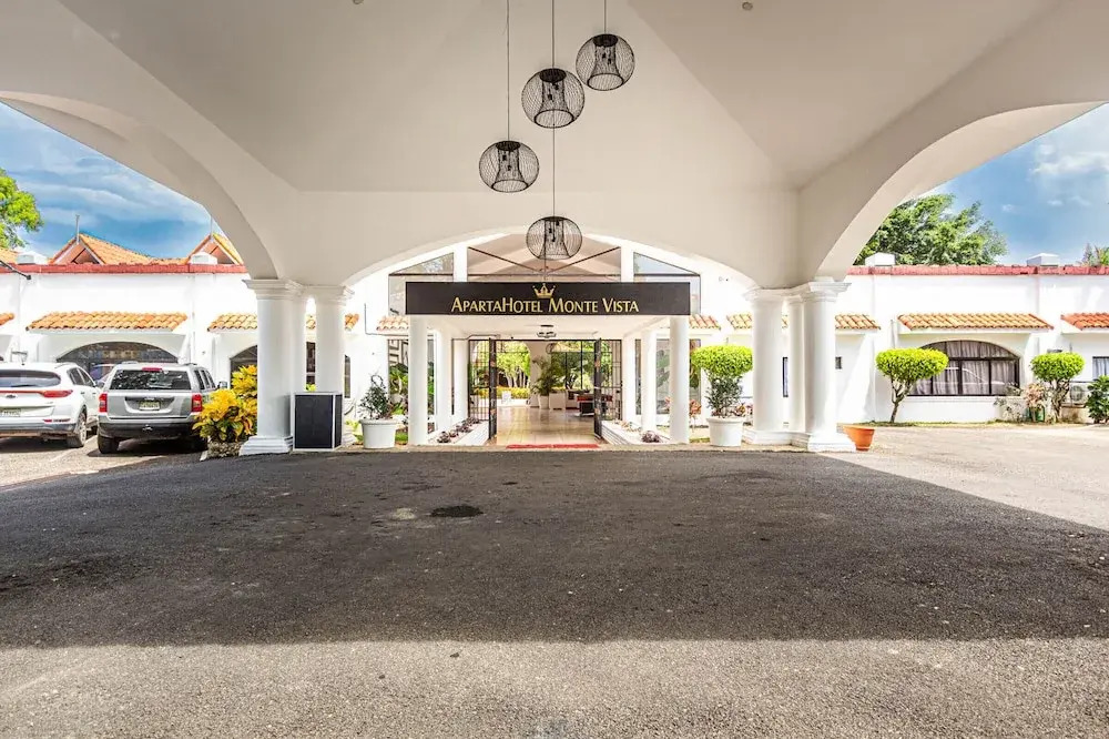 Serene Sosúa Retreat With the Biggest Pool in Sosua