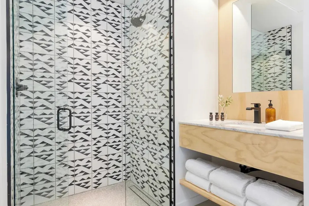 Blackhaus B : 4 Bedroom Suite by Avantstay 4-rooms