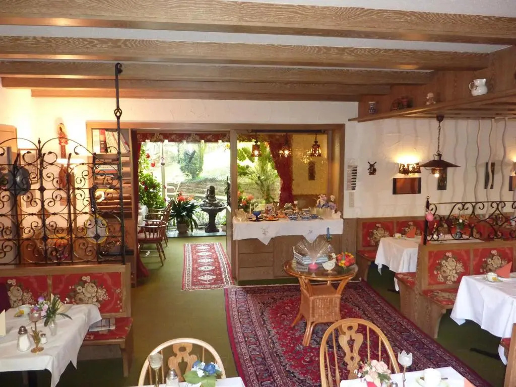 Atina Hotel