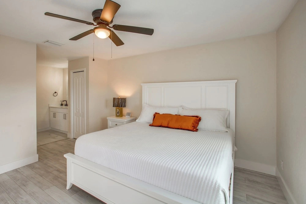 Fishing Dock & Pool: Waterfront Cape Coral Retreat