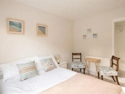 The Cove Guest House
