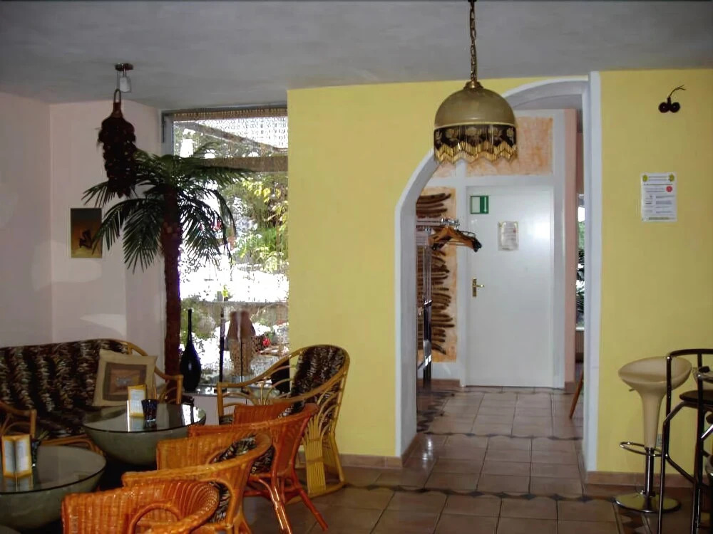 Hotel Adenia