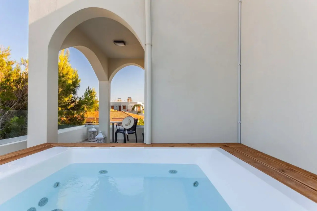Malena Hotel & Suites