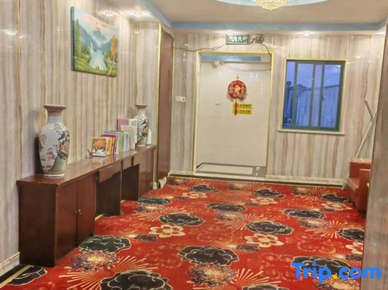 Fushi Hotel (Shanghai Caowangzhen Branch)
