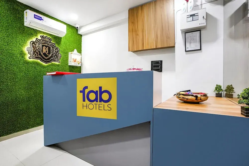 Fabhotel Royal King I