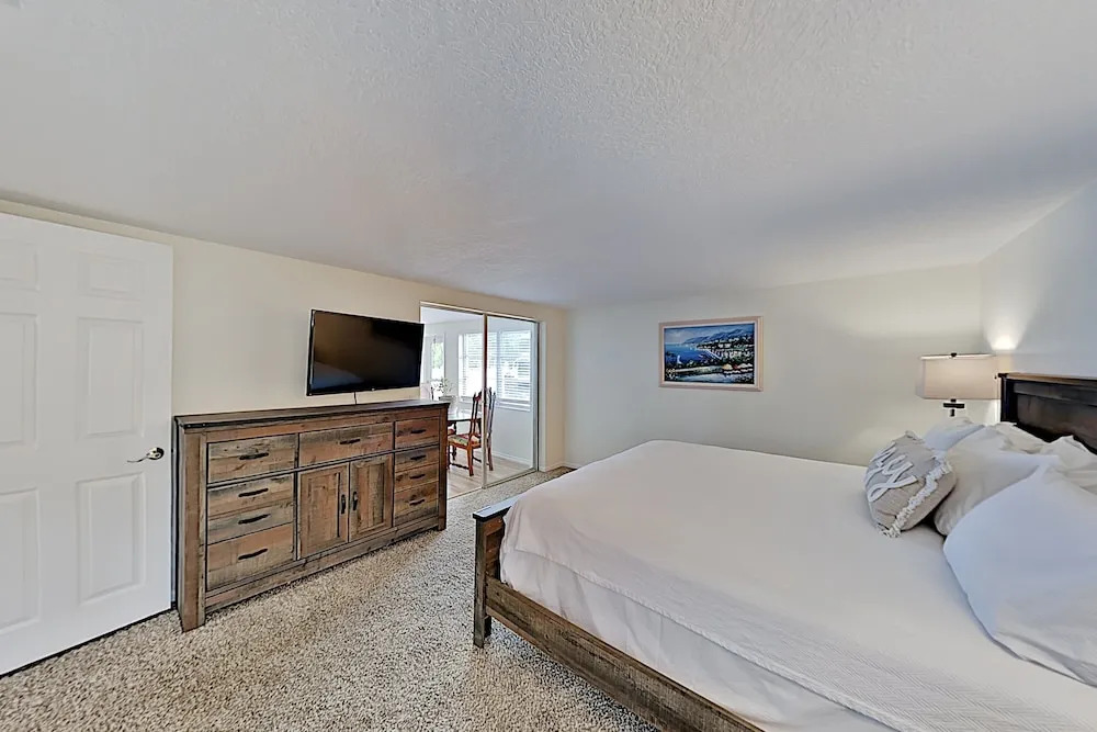 Canal-front Coastal Boat Dock & 2 Kayaks! 2 Bedroom Home